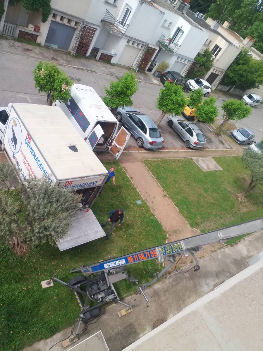 Déménagement d'appartement de Saint Cannat à la Tour d'Aigues